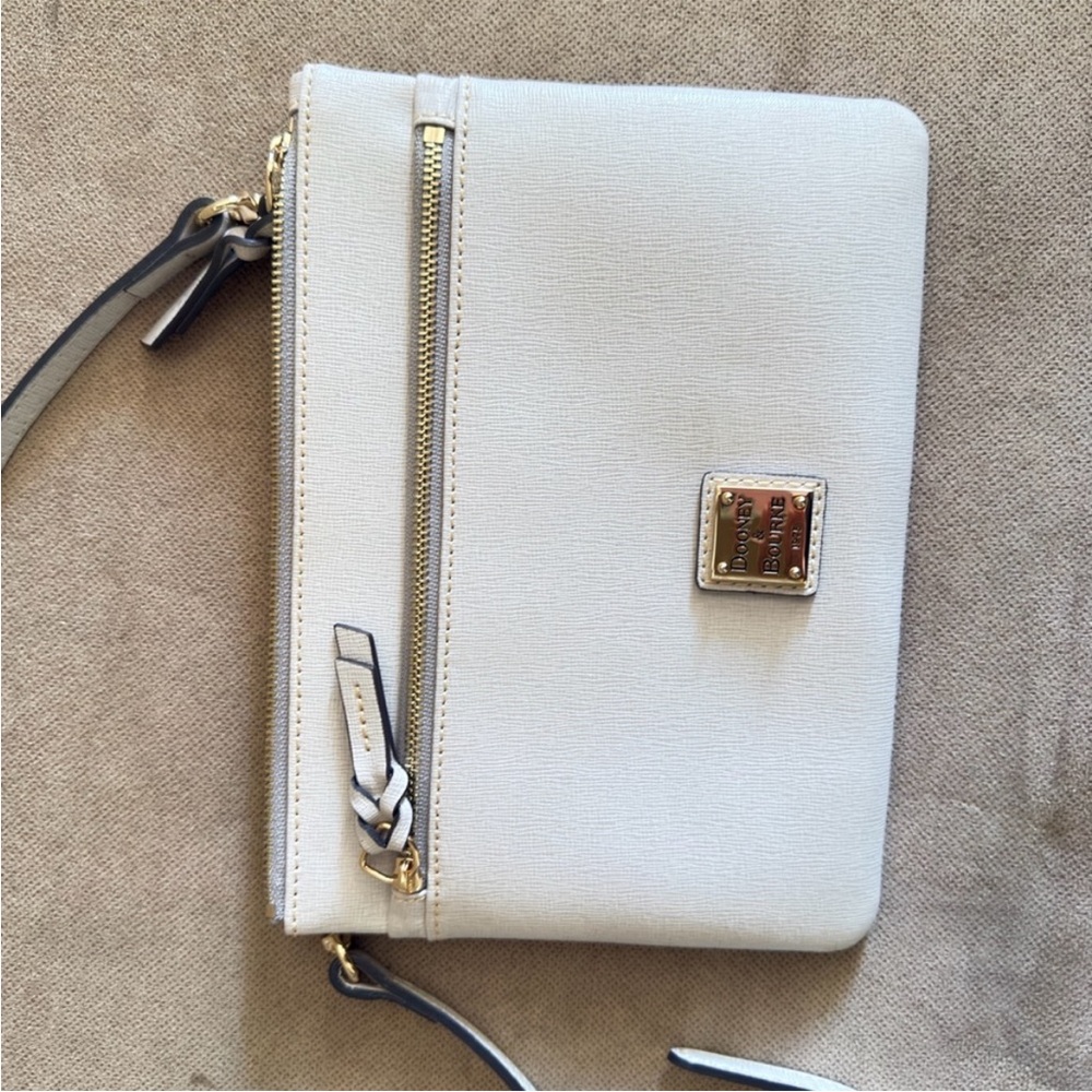 Dooney & Bourke Crossbody Bag NWOT - Picture 3 of 9